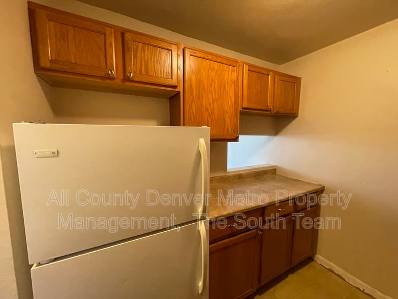 Aurora Condo: 1590 Clinton St