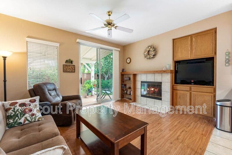 Temecula House: 30911 Putter Circle