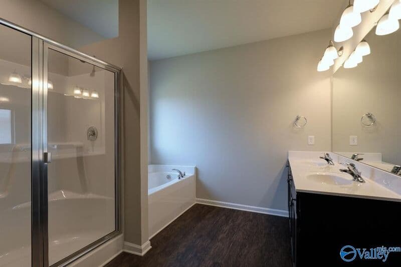 Harvest House: 128 Oak Fletcher Drive