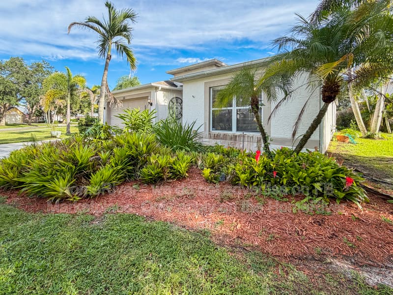 Port Saint Lucie House: 501 SW Deer Run