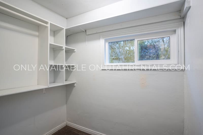 Provo House: 637 N 600 W