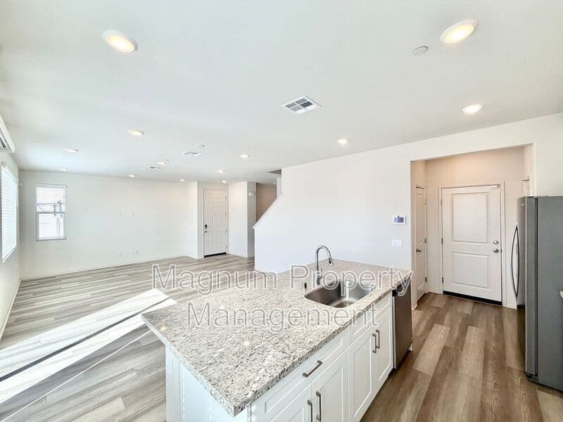 Winchester House: 31799 Woodbank Way