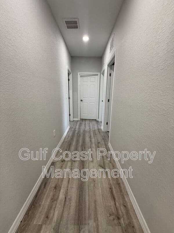Lehigh Acres House: 3103 58th St W