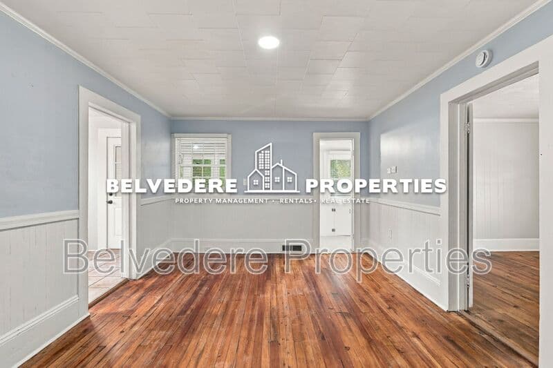 Winston-Salem House: 1400 NE 24th Street