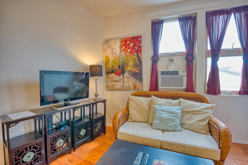 Hilo Condo: 332 Keawe Street - 5
