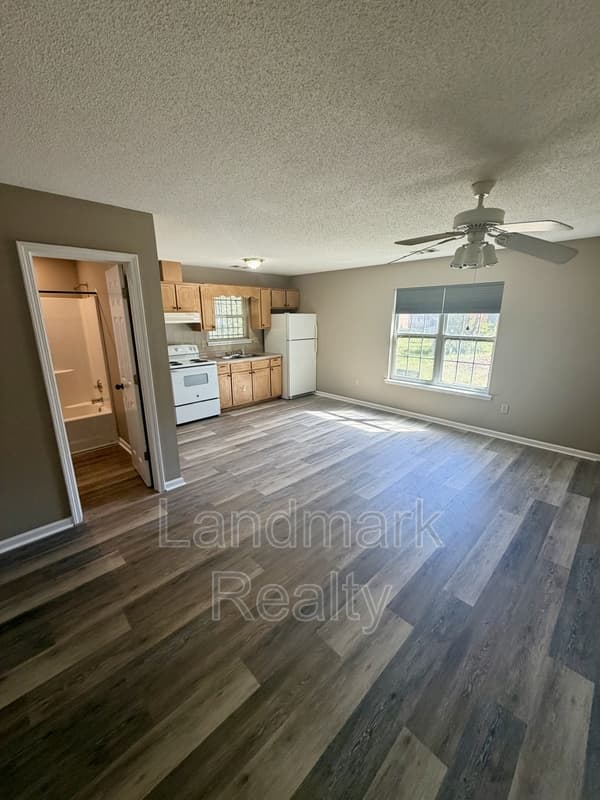 Fort Valley Condo: 806 East Church Street