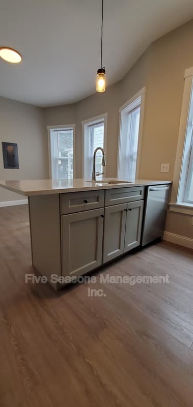 Burlington Condo: 68 South Union - B