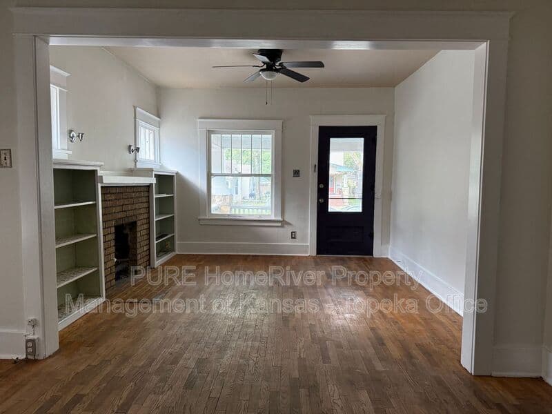 Topeka House: 1713 SW 15th St