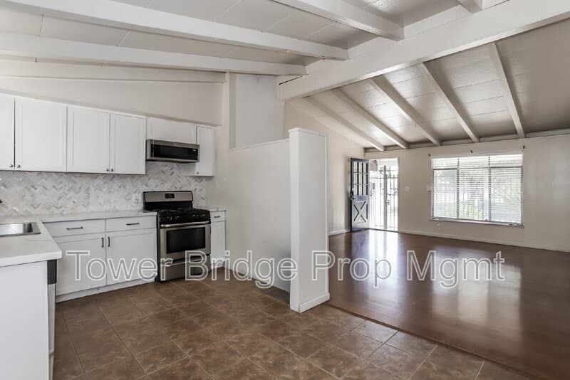 Sacramento House: 5936 41st Street