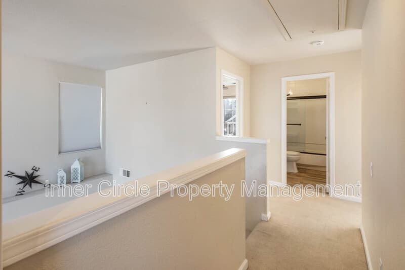 Brentwood House: 342 Chaucer Drive