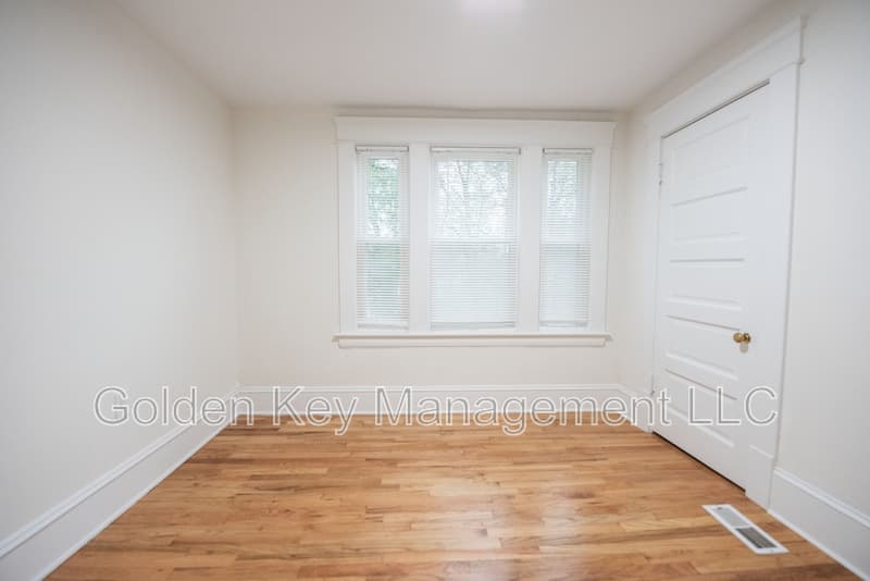 North Olmsted Condo: 5195 Dover Center Road - 2