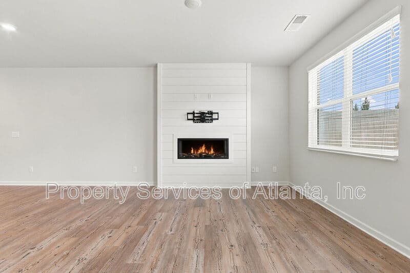 Flowery Branch House: 5313 Melbourne Ln