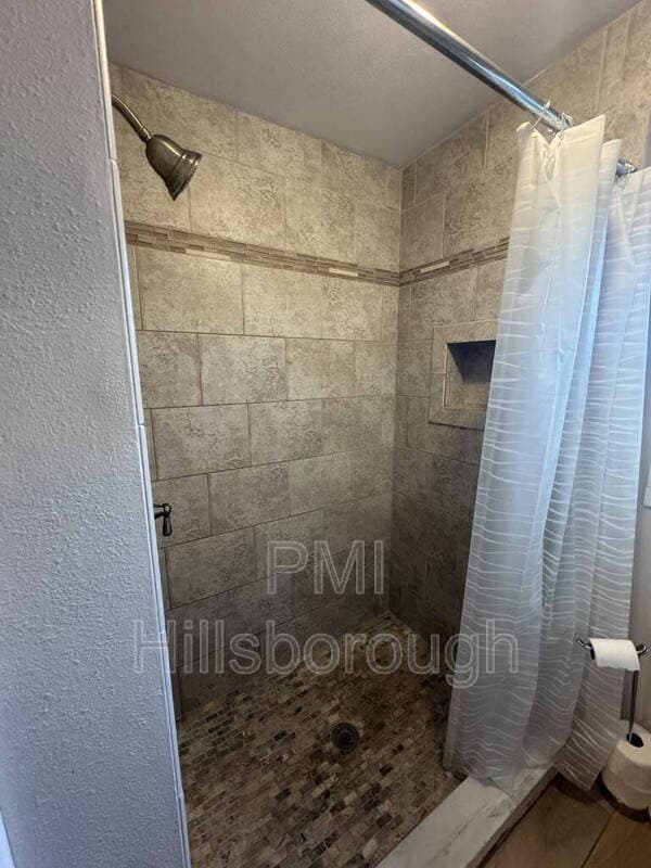 Tampa House: 1403 E Paris St