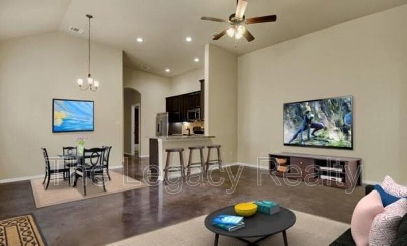 New Braunfels House: 337 Emma Dr
