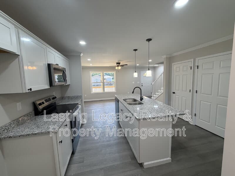 Winston-Salem House: 2036 Harrison Ave