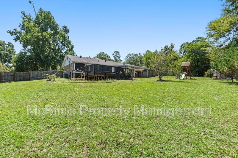 Augusta House: 4009 Royal Oaks Court