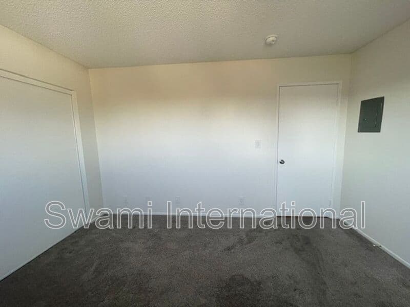 Inglewood Condo: 917 Enterprise Ave.