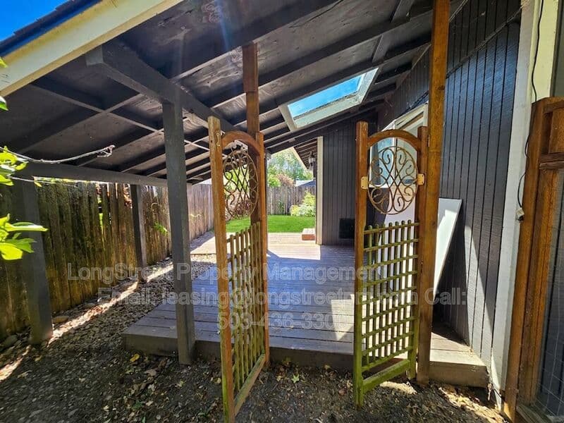 Philomath House: 2711 Newton St