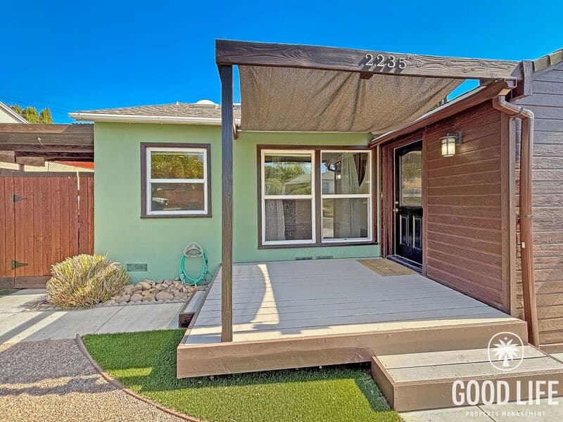 San Diego House: 2235 Midvale Dr