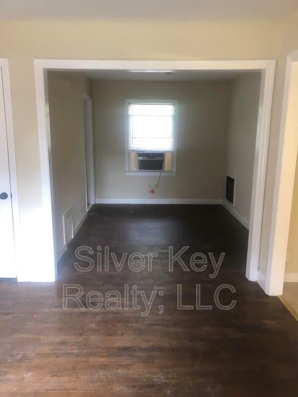 Athens Condo: 505 Guille Street