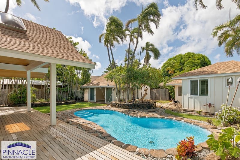 Honolulu House: 814-814A Kealaolu Avenue