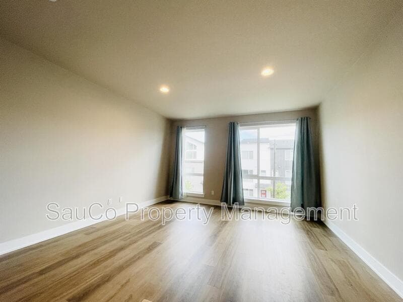 Beaverton House: 17153 SW Woodpecker Ln