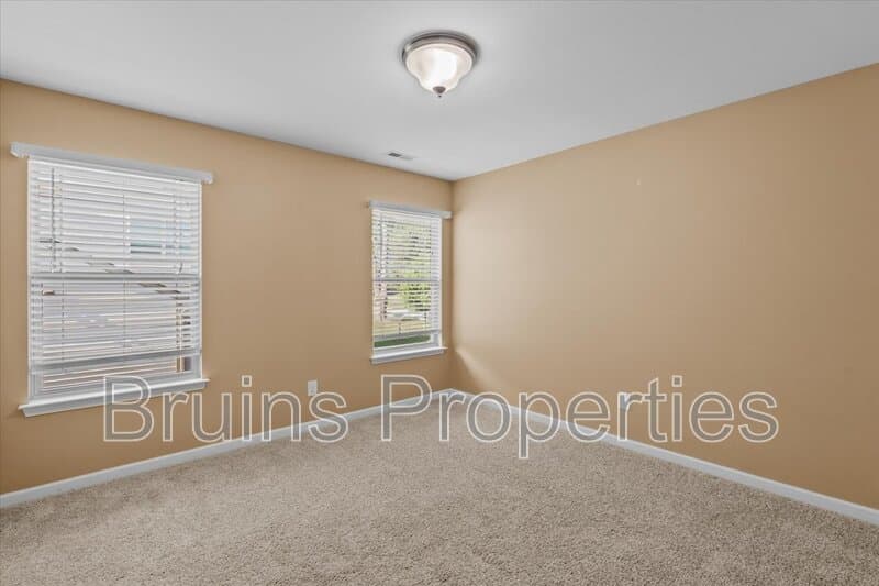 High Point House: 1814 Castle Gate Court