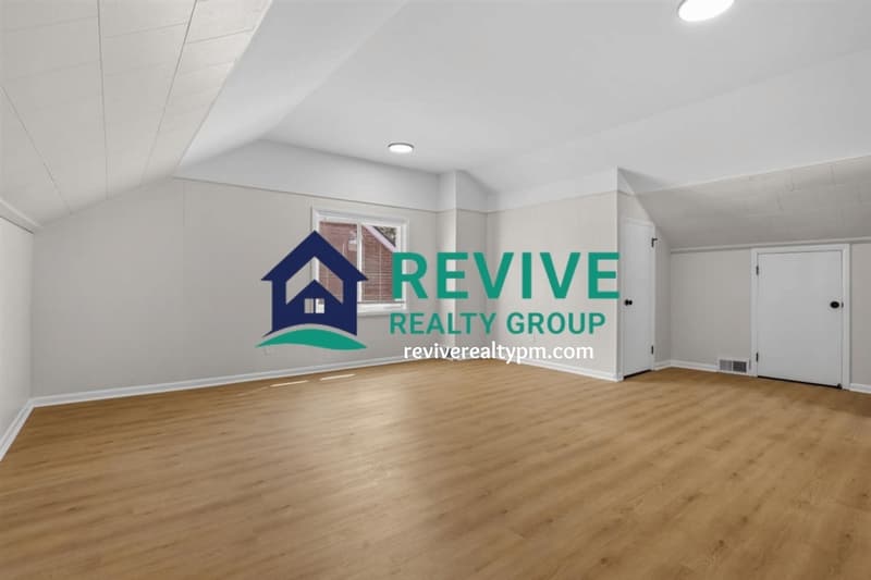 Detroit House: 18503 Prairie Street
