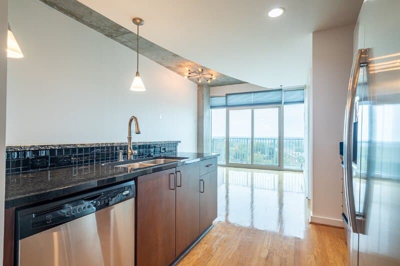 Atlanta Condo: 250 Pharr Road Northeast