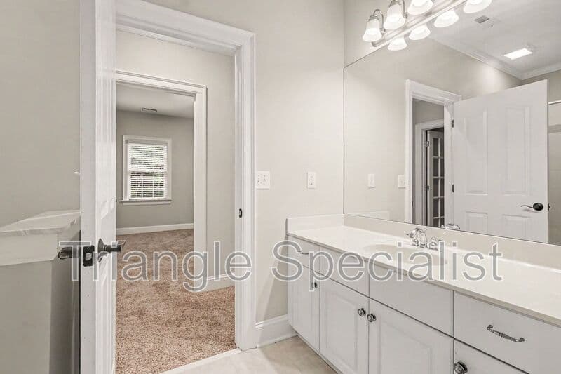 Raleigh House: 6121 Carlyle Drive