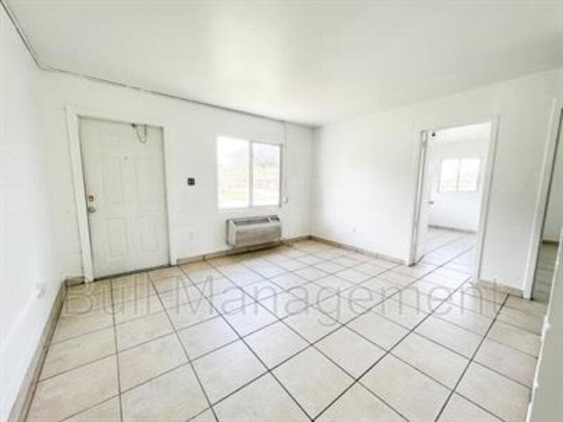 Orlando Condo: 900 S John Young Pkwy