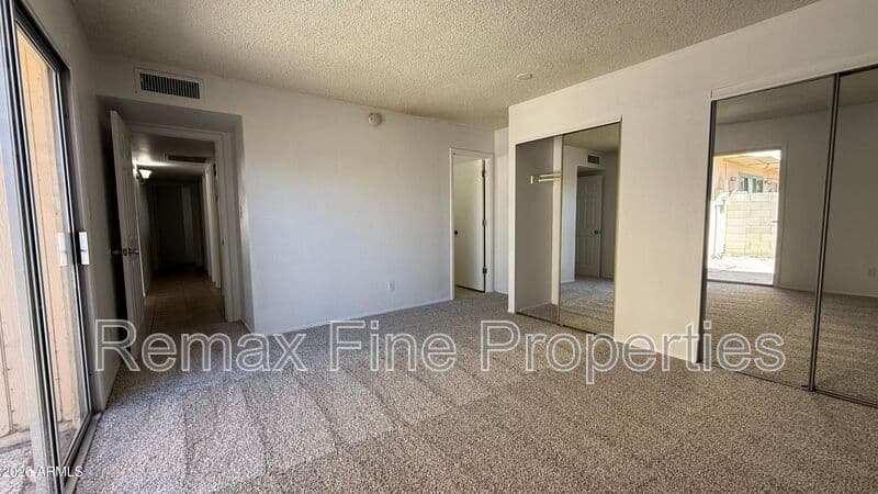 Glendale House: 5701 N 44th Avenue