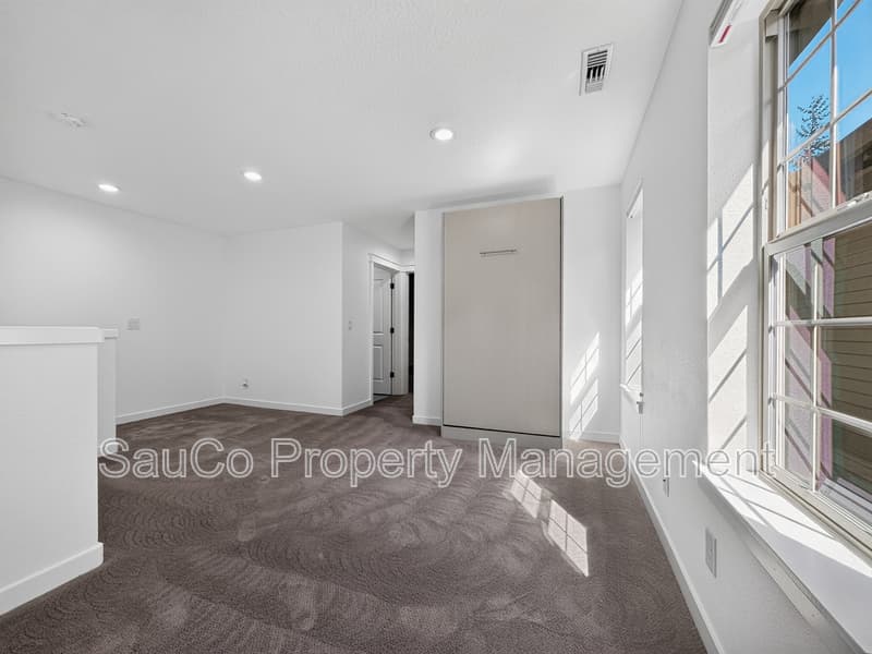 Beaverton Townhome: 11971 Southwest Horizon Boulevard