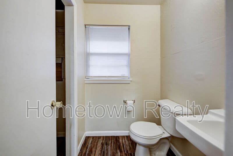 Oklahoma City House: 7201 S Walker Ave