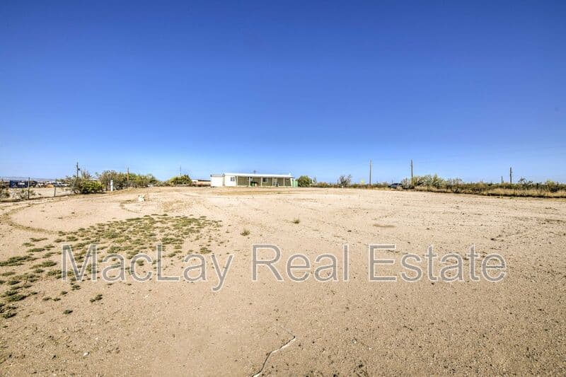 Florence House: 20968 E Florence Kelvin Hwy