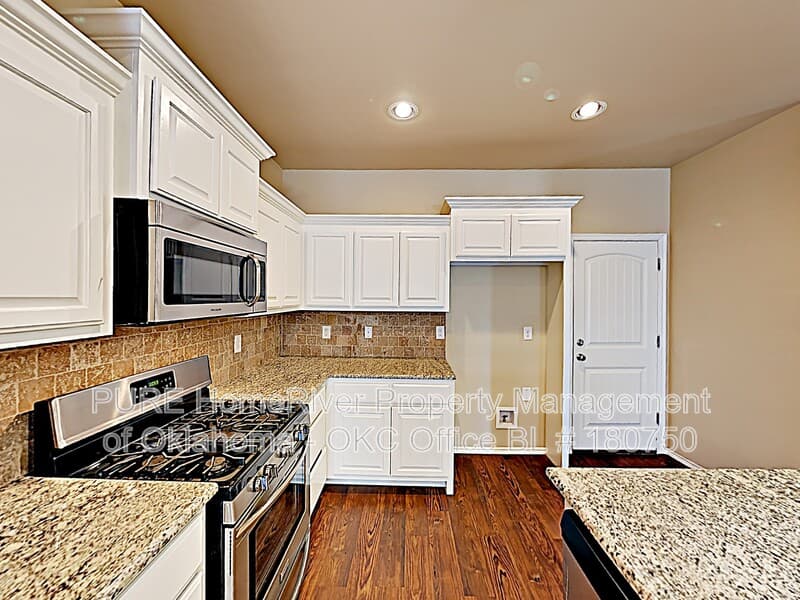 Yukon Condo: 11200 Coachmans Rd
