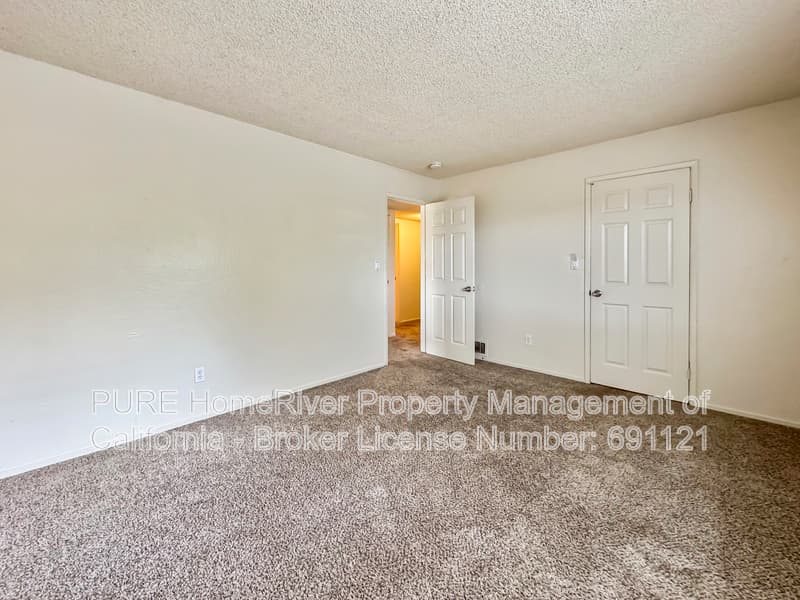 Sacramento Townhome: 34 Nedra Ct