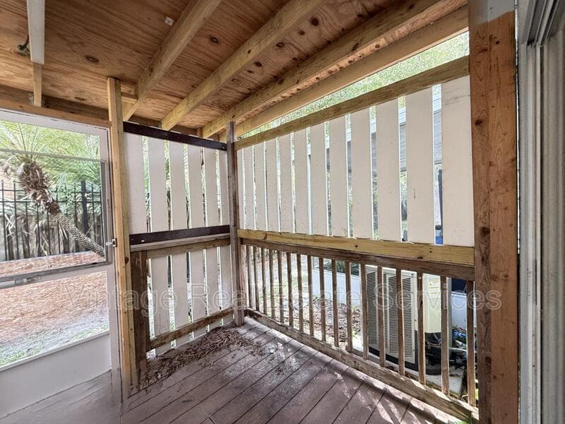 Riverview House: 6339 Osprey Lake Cir