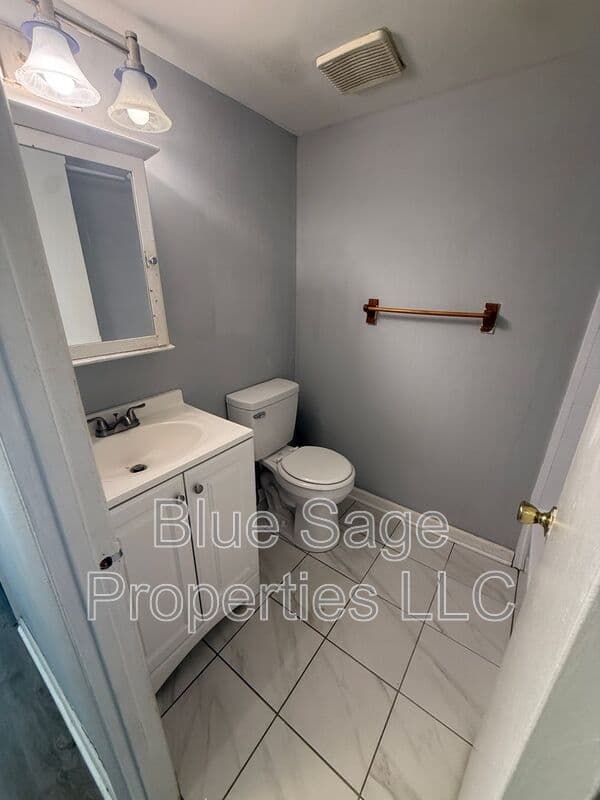 Wallingford Condo: 722A Putnam Blvd