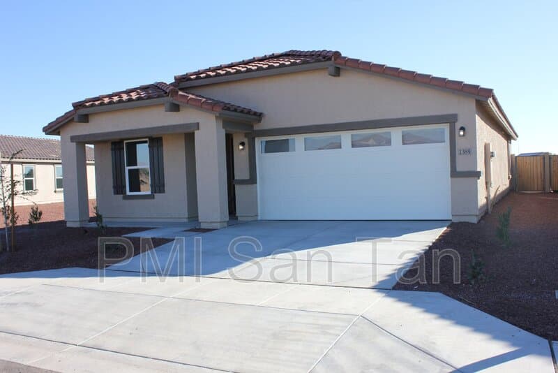 Casa Grande House: 1389 East Jaycie Lane