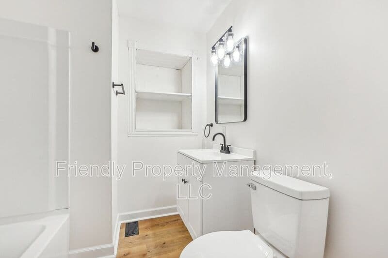 High Point House: 1004 Charlotte Ave