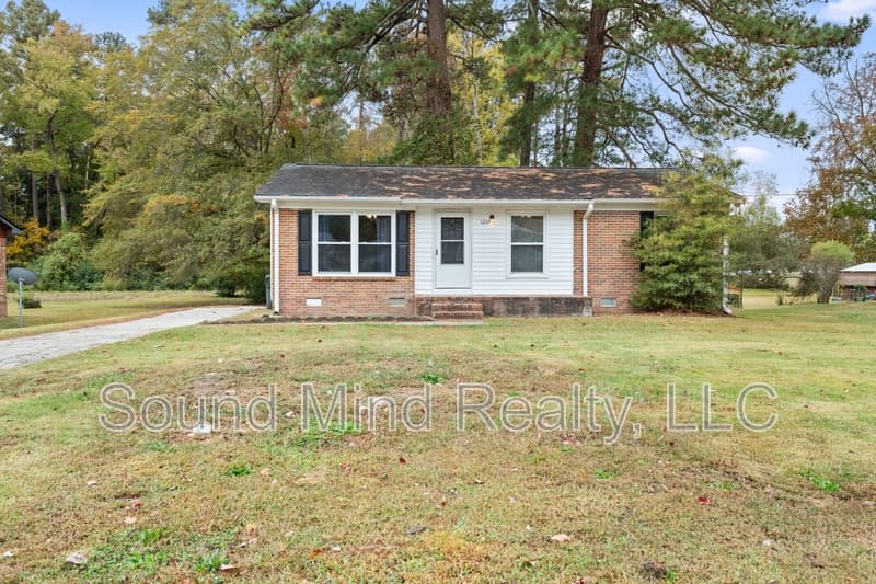 Raleigh House: 1232 Beverly Dr