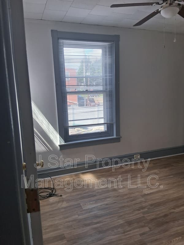 Reading House: 2316 Grant Street
