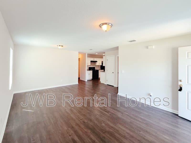 Jacksonville House: 6704 Elwood Ave