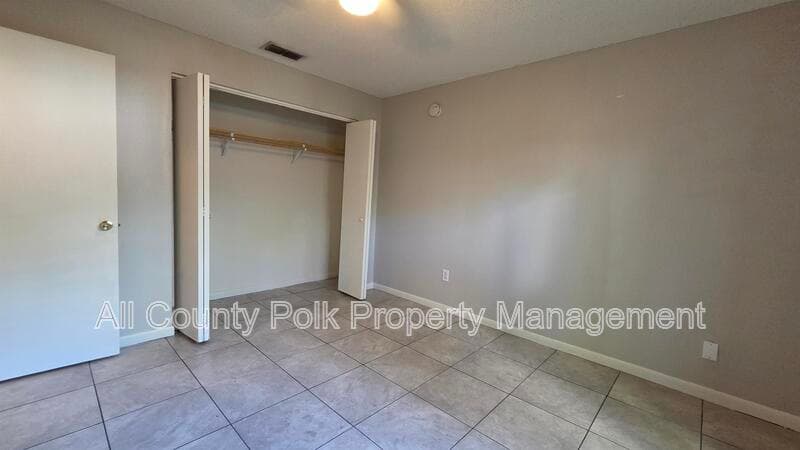 Lakeland Condo: 519 Duchess Ct