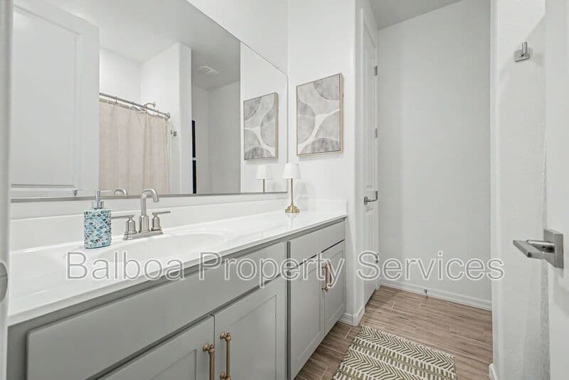 Queen Creek House: 22900 E Lords Way