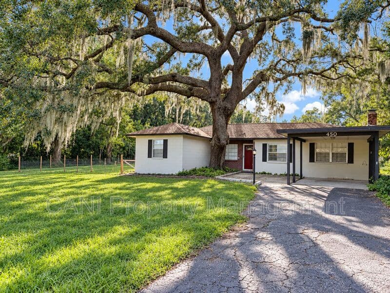 Altamonte Springs House: 450 Forest Lake Drive