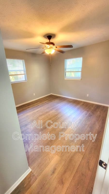 Jacksonville House: 3319 Hunt St