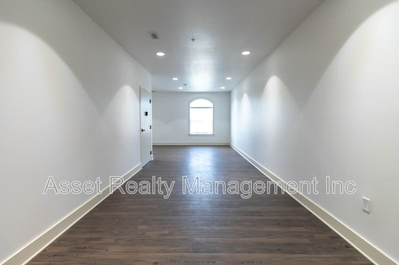 Alcoa Condo: 1120 Franck Street - 205