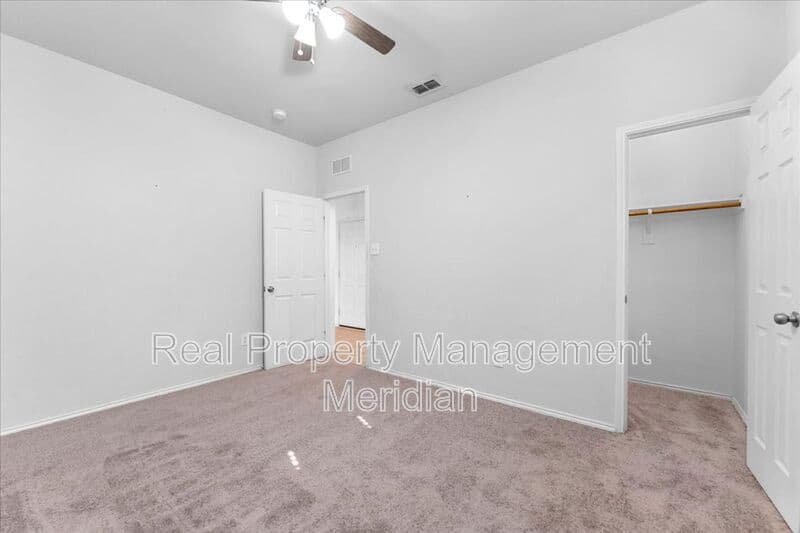 Fort Worth House: 2412 Simmental Rd